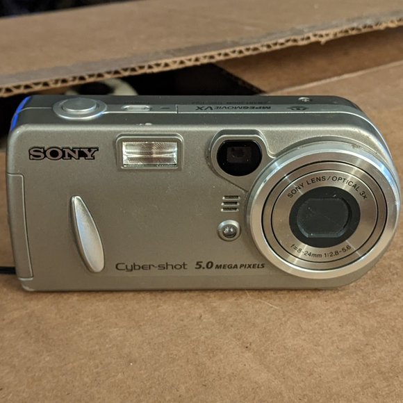 SONY CYBER SHOT DSC P92 5 MEGA PIXELPOINT N SHOOT DIGITAL CAMERA / MPEGMOVIE VX - Picture 1 of 9